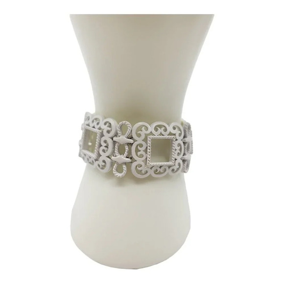 Trifari White Enamel Gold Tone Picture Frame Filigree Bracelet Mid Century - Picture 1 of 6